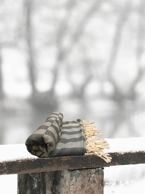 Cotton_Pure_Throw_For_Home_And_Utilities