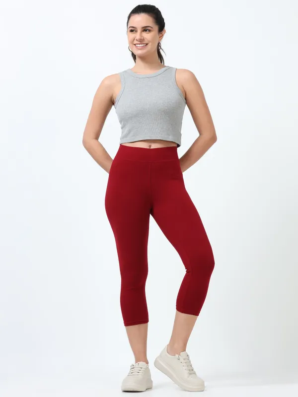 Maroon_Cotton_Spandex_Capri_For_Women