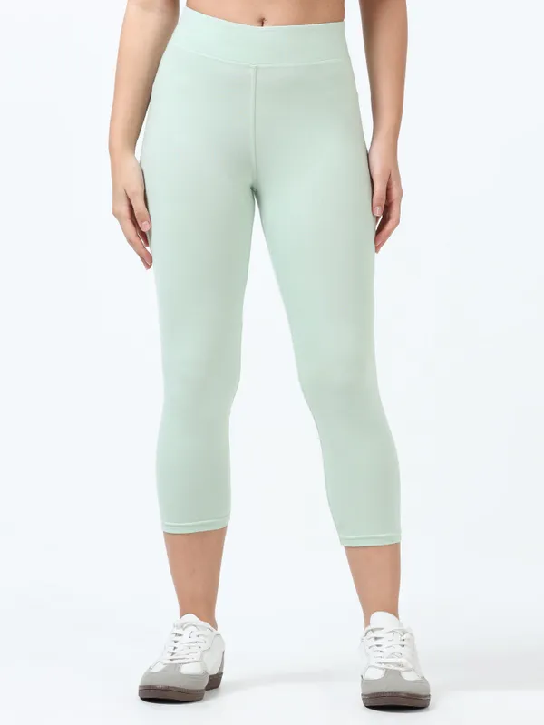 Pistachio_Cotton_Spandex_Capri_For_Women