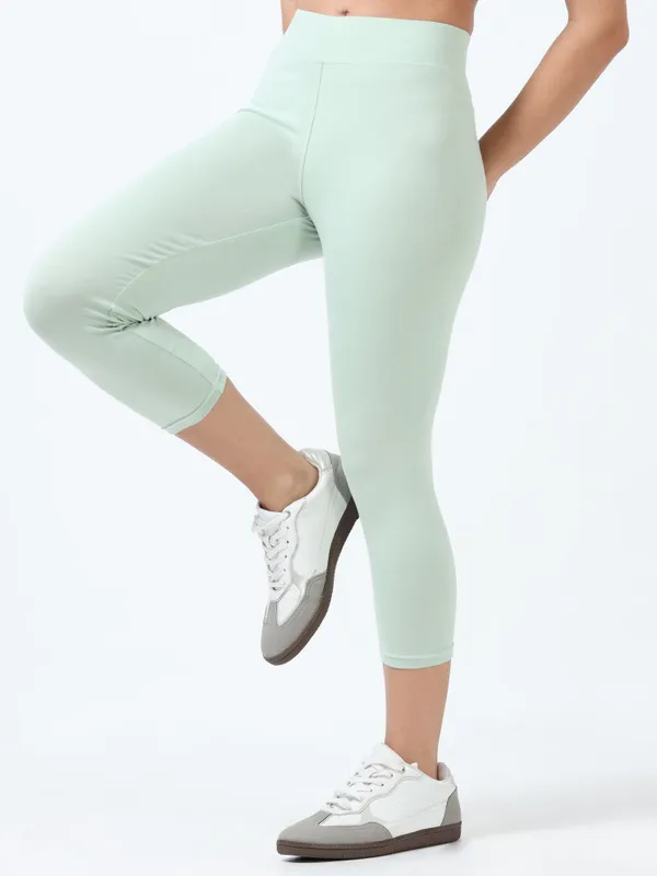 Pistachio_Cotton_Spandex_Capri_For_Women