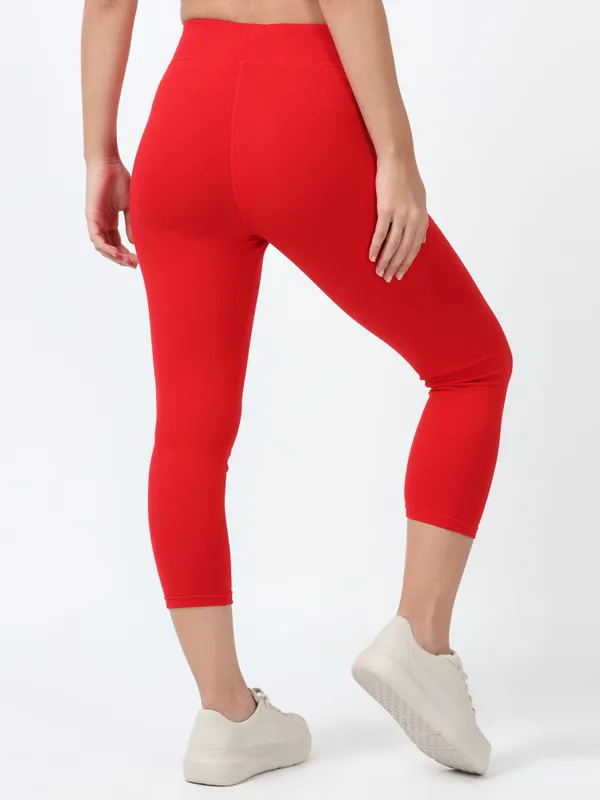 Red_Cotton_Spandex_Capri_For_Women