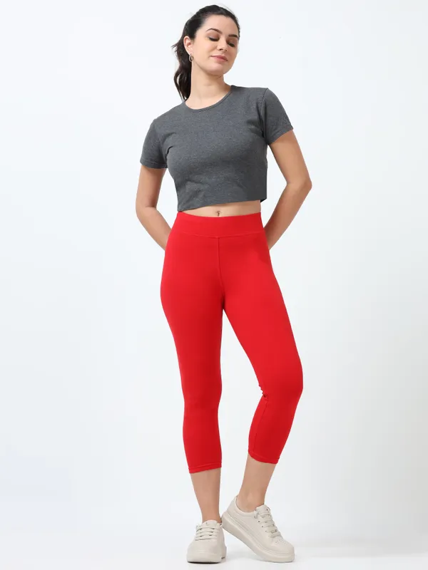 Red_Cotton_Spandex_Capri_For_Women