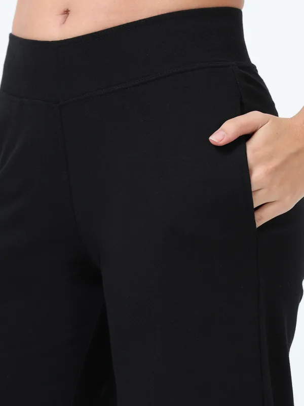 Black_Cotton_Spandex_Cropped_Length_For_Women