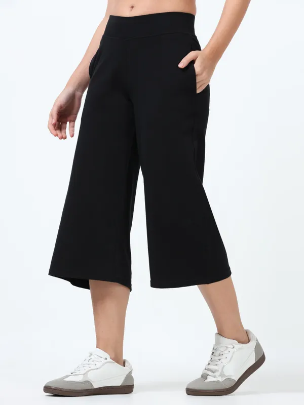 Black_Cotton_Spandex_Cropped_Length_For_Women