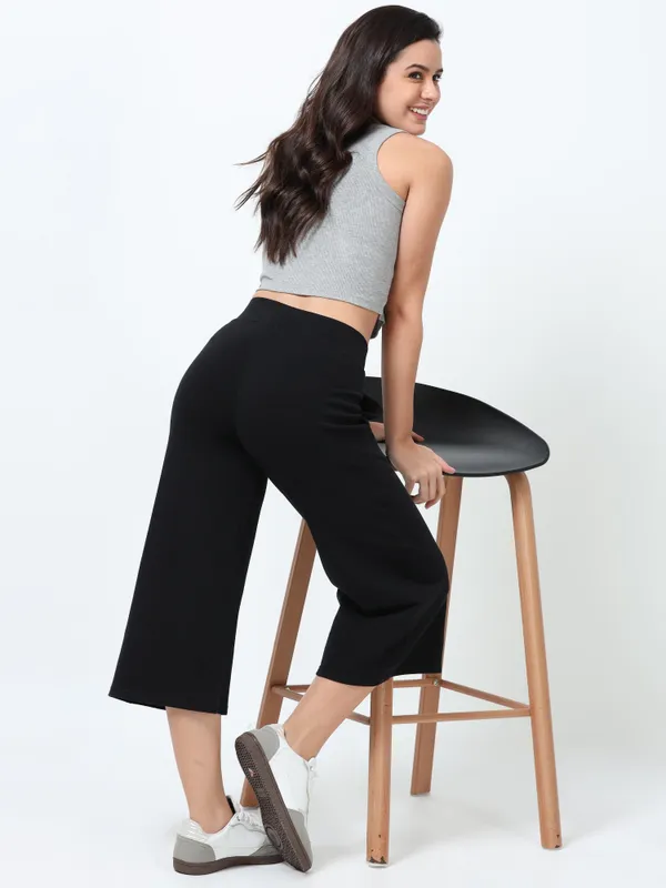 Black_Cotton_Spandex_Cropped_Length_For_Women