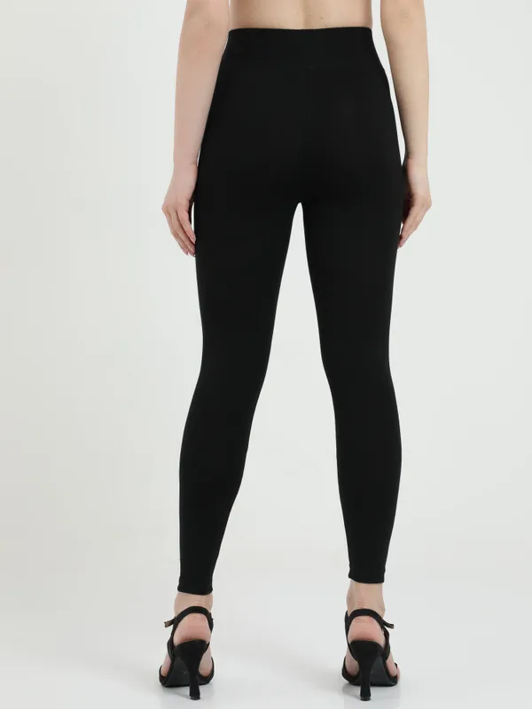 Black_Ankle_Length_Leggings_For_Women
