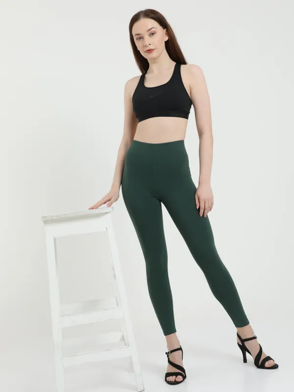 Dark_Green_Ankle_Length_Leggings_For_Women