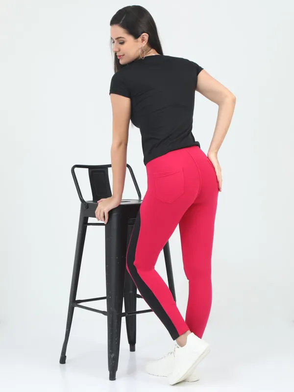 Dark_Pink_&_Black_Contrast_Slim_Patch_Ankle_Sports_Jegging_For_Women