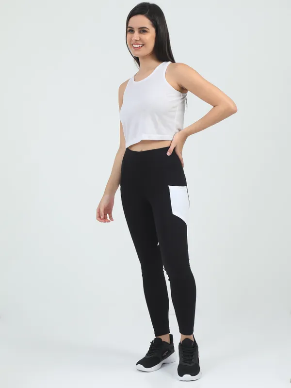 Black_&_White_Curvy_Thigh_Ankle_Sports_For_Women