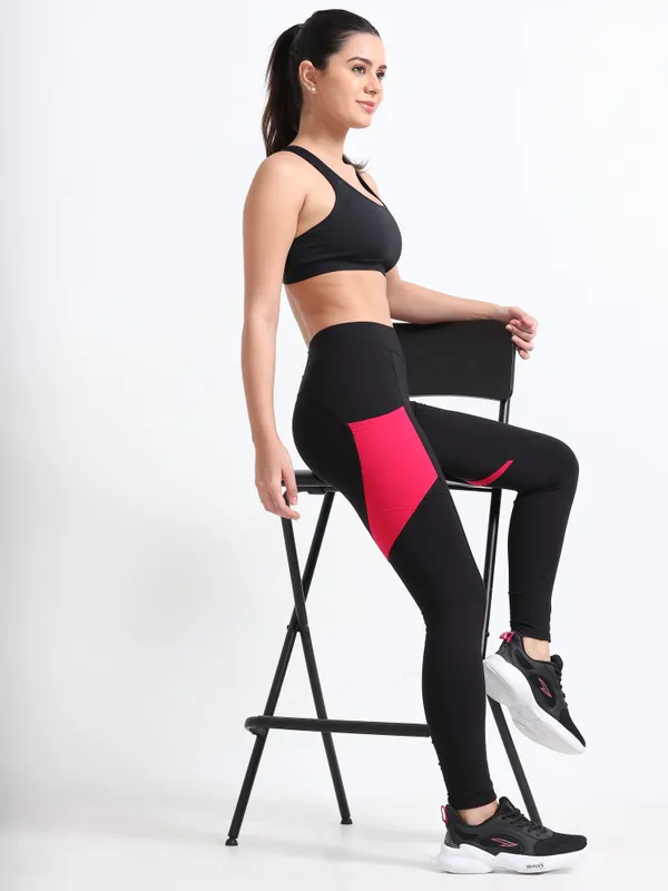 Black_&_Red_Curvy_Thigh_Ankle_Sports_For_Women