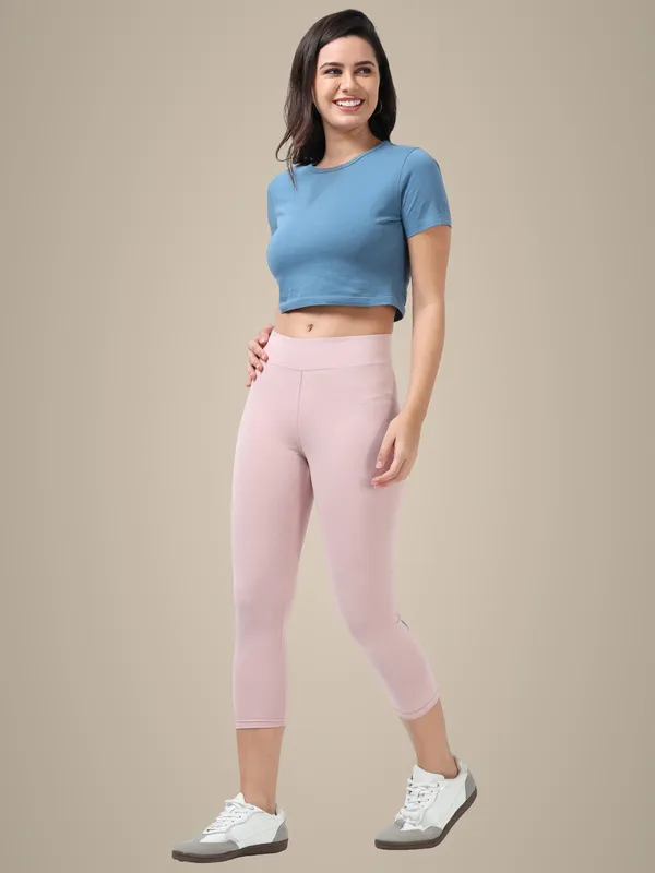 Peach_Cotton_Spandex_Capri_For_Women