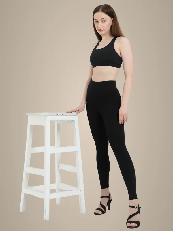 Black_Ankle_Length_Leggings_For_Women