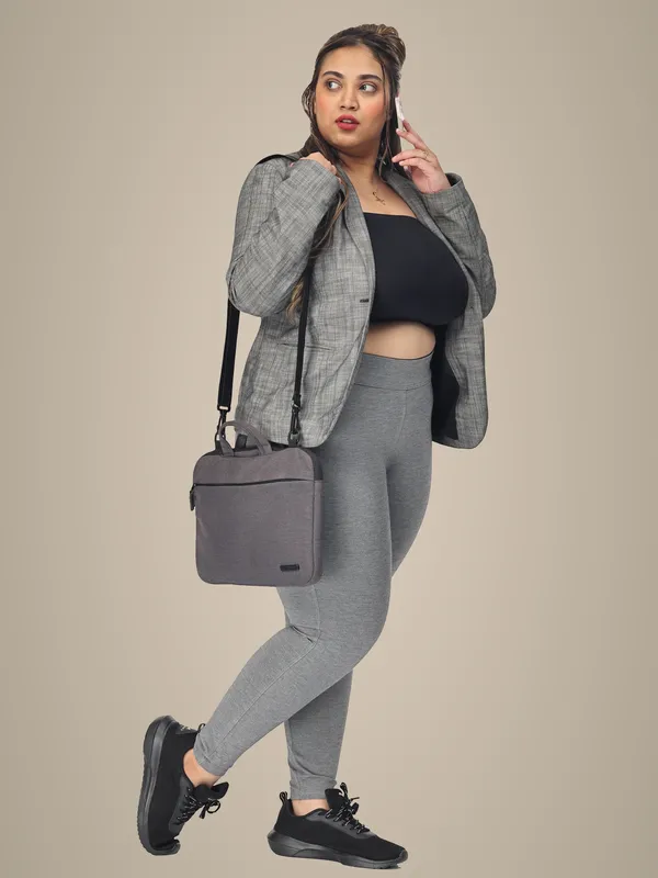 Grey_Plus_Size_Tummy_Tucker_Jegging_For_Women