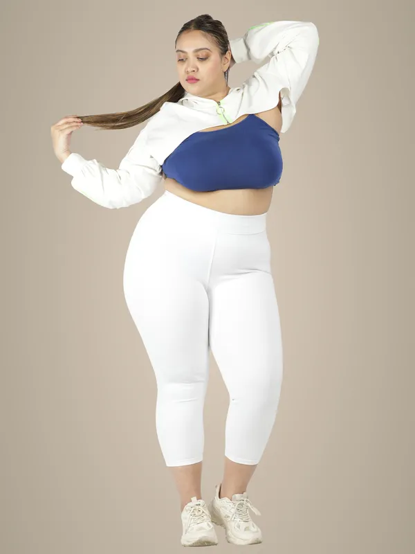 White_Plus_Size_Tummy_Tucker_Capri_For_Women