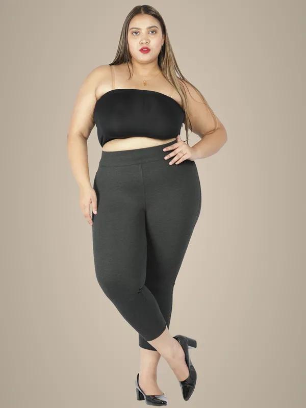 Charcoal_Plus_Size_Tummy_Tucker_Capri_For_Women