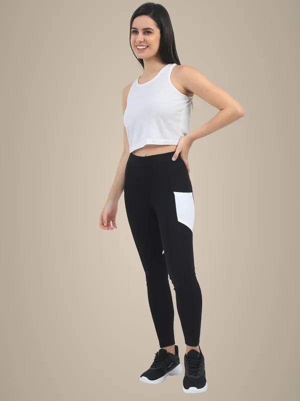 Black_&_White_Curvy_Thigh_Ankle_Sports_For_Women