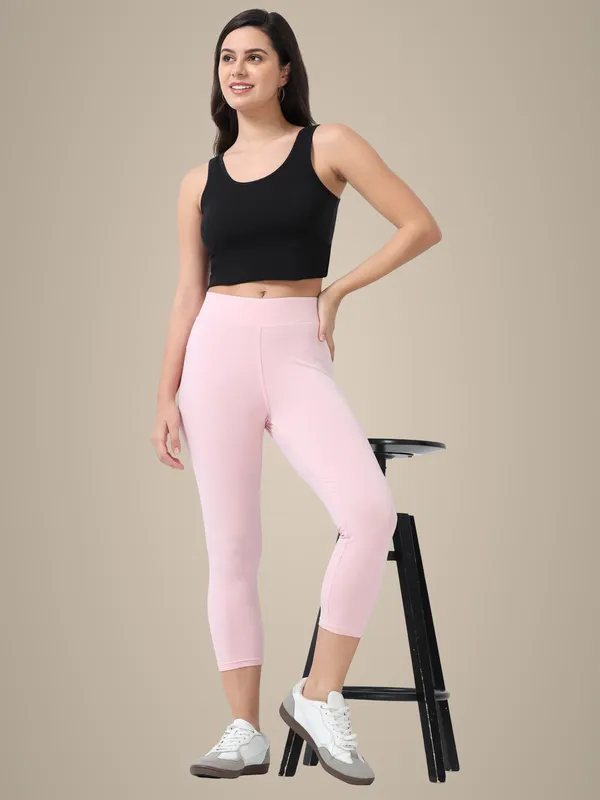 Light_Pink_Cotton_Spandex_Capri_For_Women