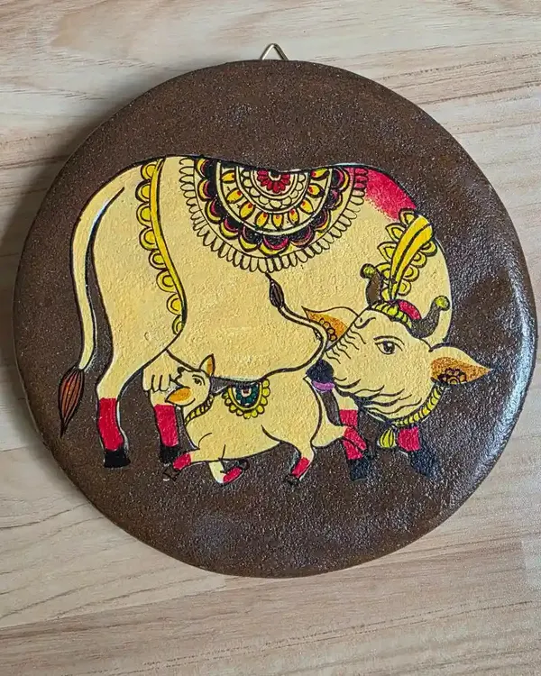 Brown_Kamdhenugobar_(Cow_Dung)_Wall_Painting_For_Vastu_&_Positivity