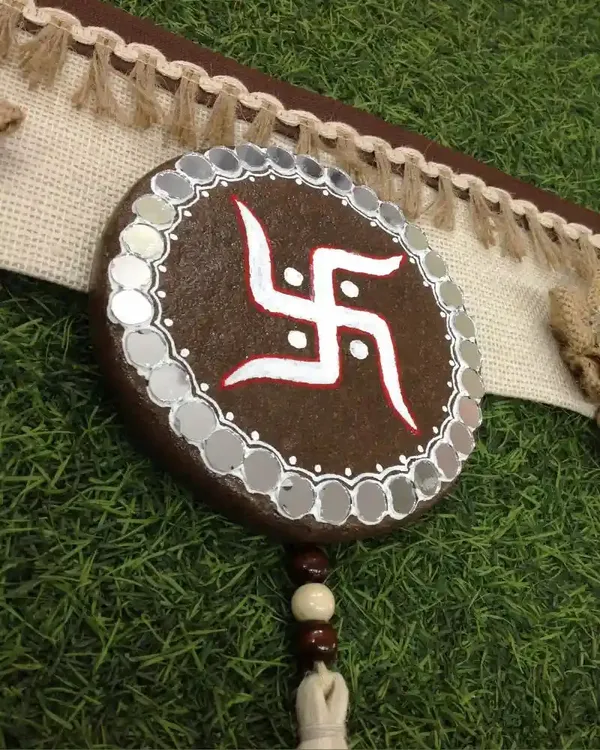 White_Gobar_(Cow_Dung)_Bandhavgarh_Traditional_Entrance_Decor_For_Vastu_Balance_Prosperity_&_Spiritual_Protection