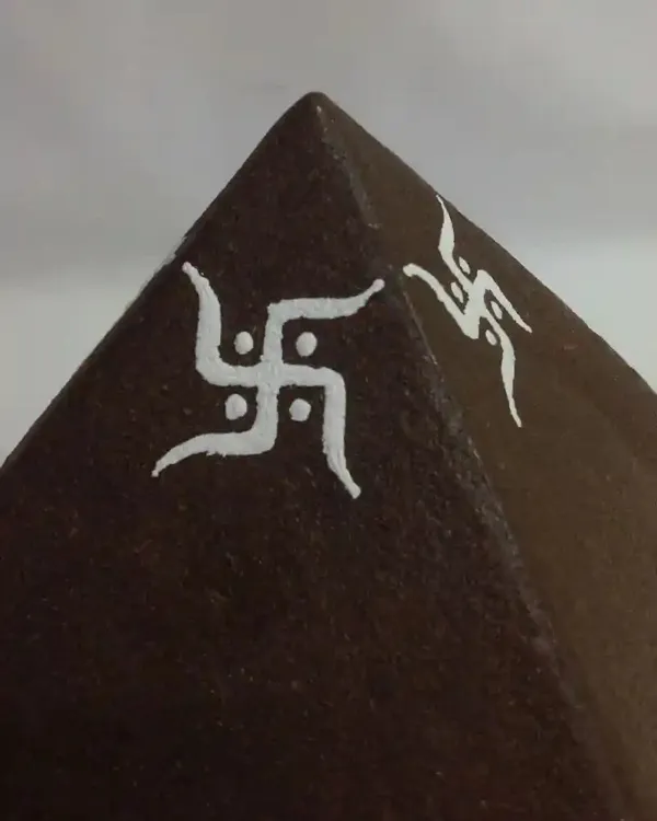 Vastu-Dosh_Nivarak_Gobar_(Cow_Dung)_Pyramid_–_Natural_Remedy_for_Energy_Correction,_Protection_&_Harmony
