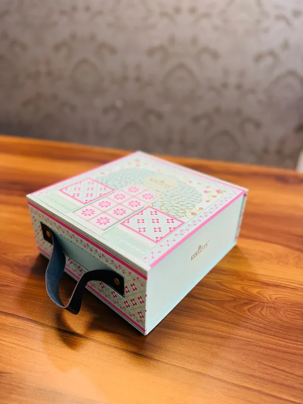 Multicolour_Premium_&_Luxury_Gift_Box_For_Newborns_By__-_2000