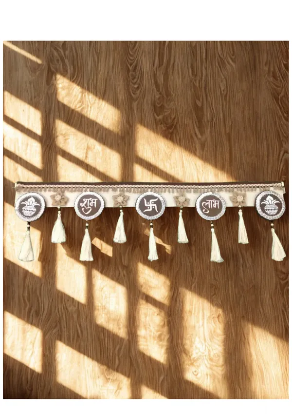 White_Gobar_(Cow_Dung)_Bandhavgarh_Traditional_Entrance_Decor_For_Vastu_Balance_Prosperity_&_Spiritual_Protection