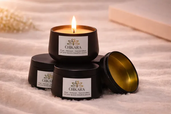 White_cikara_Mat_Black_Tin_Soya_Wax_Candle_For_Home_(Pack_Of_2_)