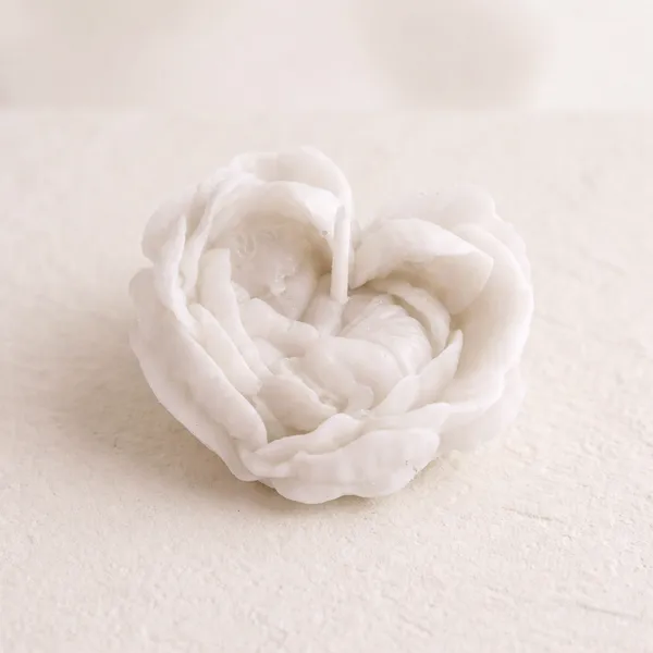 White_Baby_Petal_Heart_Soya_Wax_Candle_For_Home_(Pack_Of_2_)