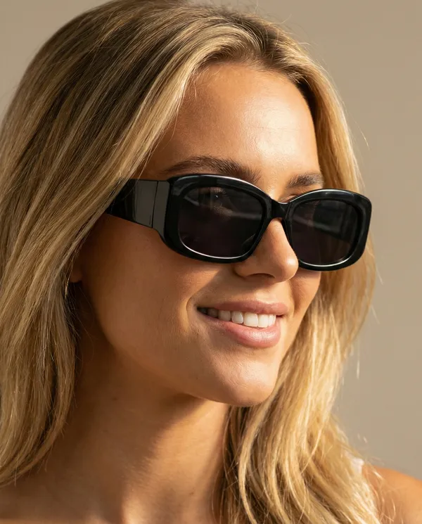 NuVew_Black_Rectangular_Sunglasses_-_NW16489