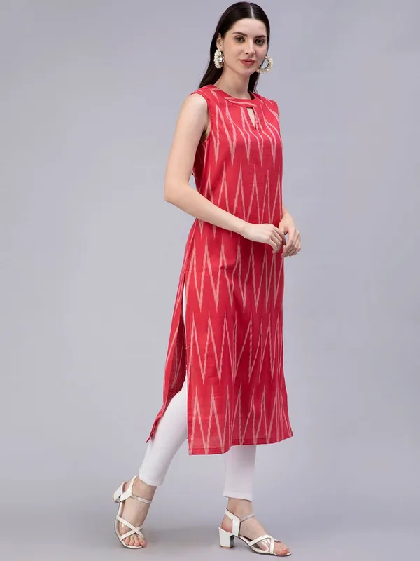 Red_Cotton_Ethnic_Motifs_Ikkat_Printed_Keyhole_Neck_Cotton_Straight_Kurta_For_Women