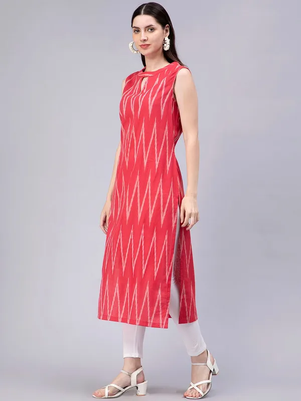 Red_Cotton_Ethnic_Motifs_Ikkat_Printed_Keyhole_Neck_Cotton_Straight_Kurta_For_Women