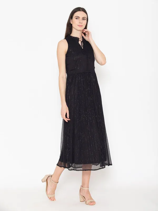 Black_Cotton_Tie-Up_Neck_A-Line_Dress_For_Women