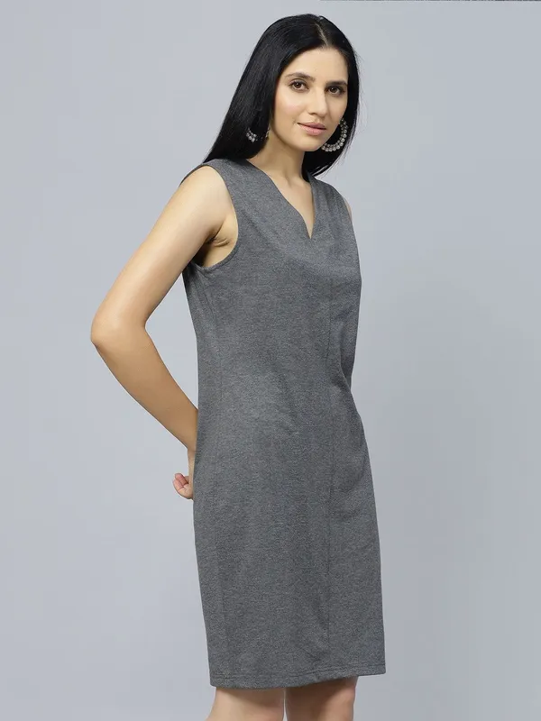 Grey_Cotton_V-Neck_Sleeveless_Cotton_Sheath_Dress_For_Women