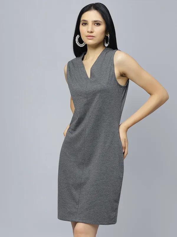 Grey_Cotton_V-Neck_Sleeveless_Cotton_Sheath_Dress_For_Women