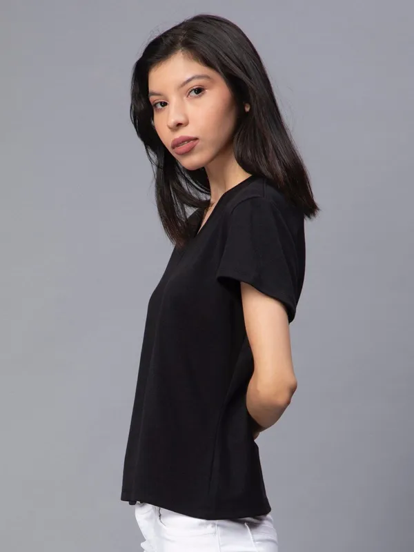 Black_Cotton_V-Neck_Slim_Fit_Cotton_T-Shirt_For_Women