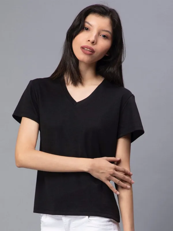 Black_Cotton_V-Neck_Slim_Fit_Cotton_T-Shirt_For_Women