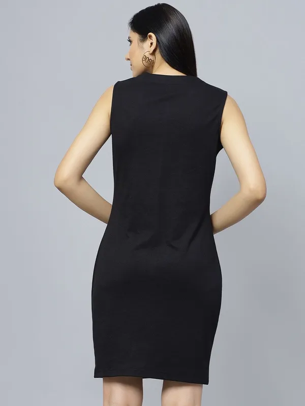 Black_Cotton_V-Neck_Cotton_Sheath_Dress_For_Women