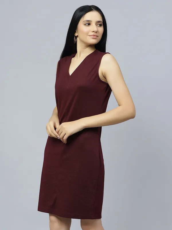 Maroon_Cotton_Maroon_V-Neck_Sheath_Dress_For_Women