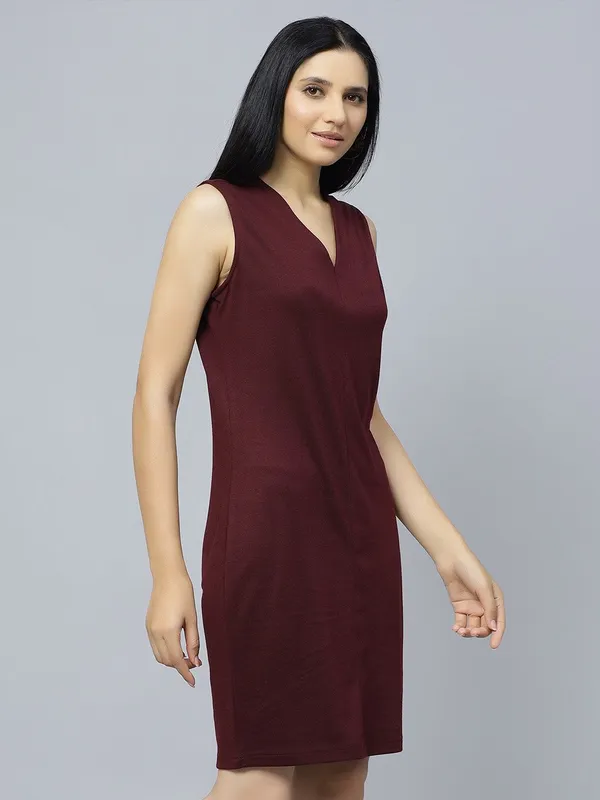 Maroon_Cotton_Maroon_V-Neck_Sheath_Dress_For_Women