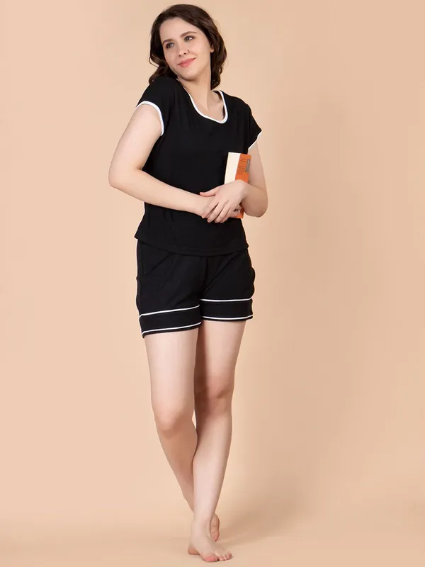 Black_Cotton_Women_Outdoor_Sports_Shorts_For_Women