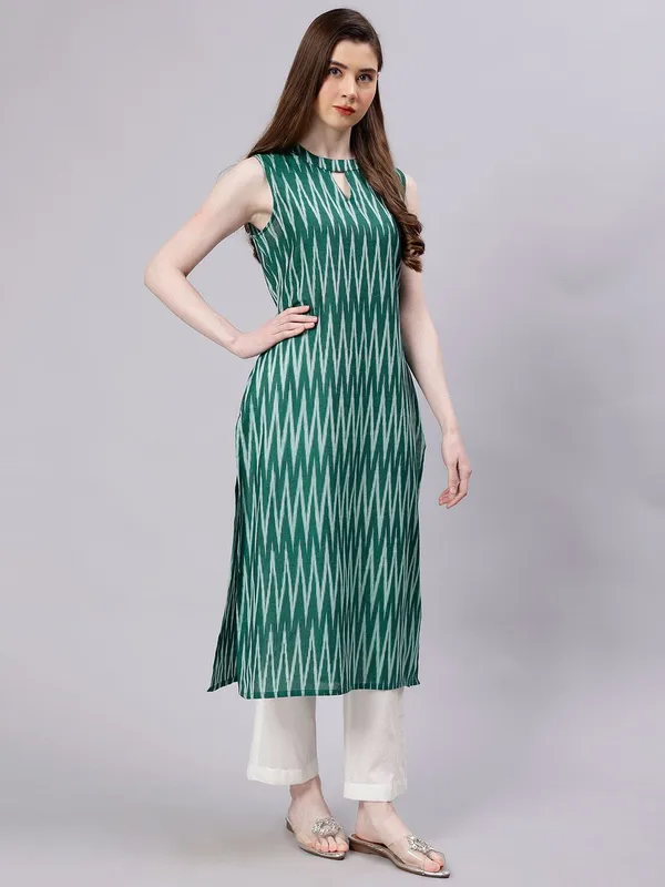 Green_Cotton_Geometric_Printed_Keyhole_Neck_Cotton_Sleeveless_Straight_Kurta_For_Women