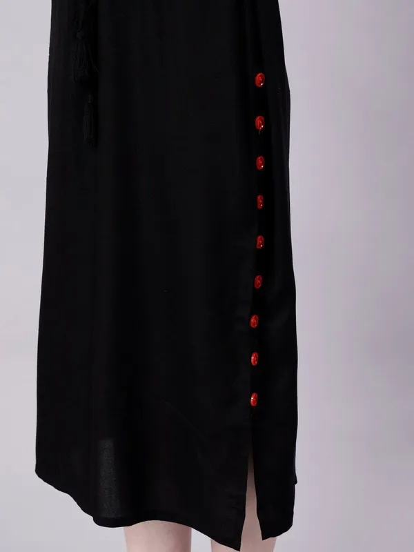 Black_Cotton_V-Neck_A-Line_Midi_Dress_For_Women
