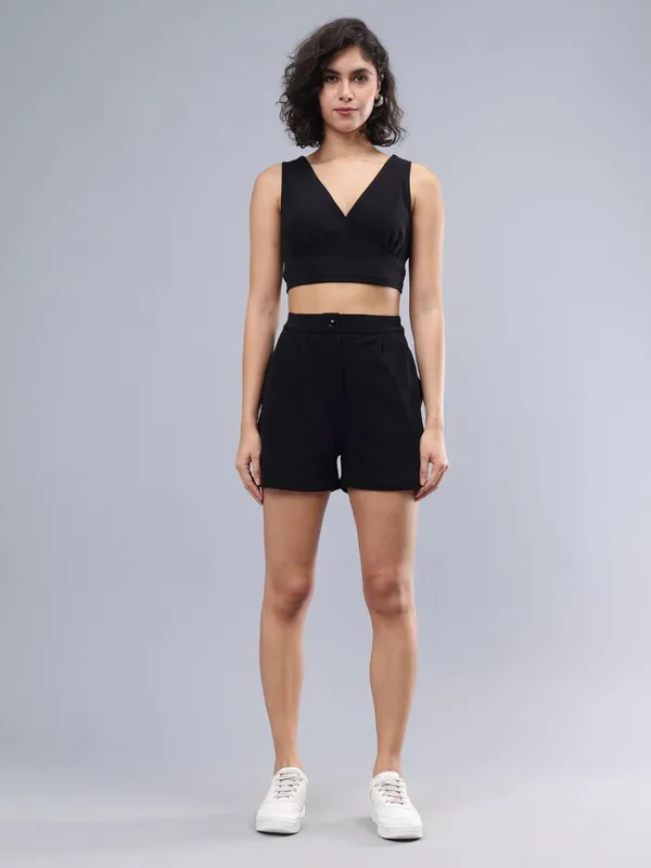 Black_Cotton_V-Neck_Sleeveless_Top_With_Shorts_For_Women