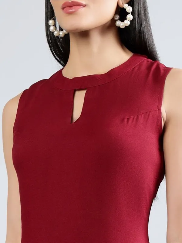 Maroon_Cotton_Women_Keyhole_Neck_Kurta_For_Women