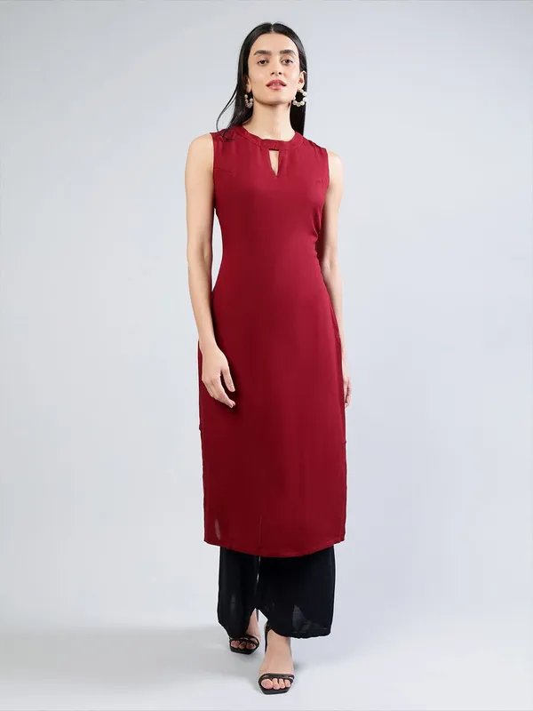 Maroon_Cotton_Women_Keyhole_Neck_Kurta_For_Women