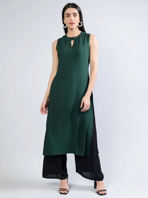 Green_Cotton_Women_Keyhole_Neck_Sequinned_Kurta_For_Women