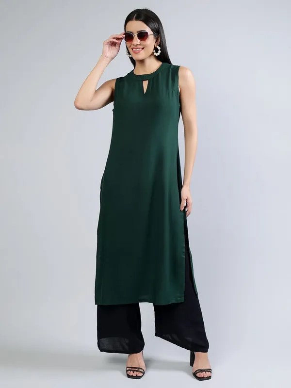 Green_Cotton_Women_Keyhole_Neck_Sequinned_Kurta_For_Women
