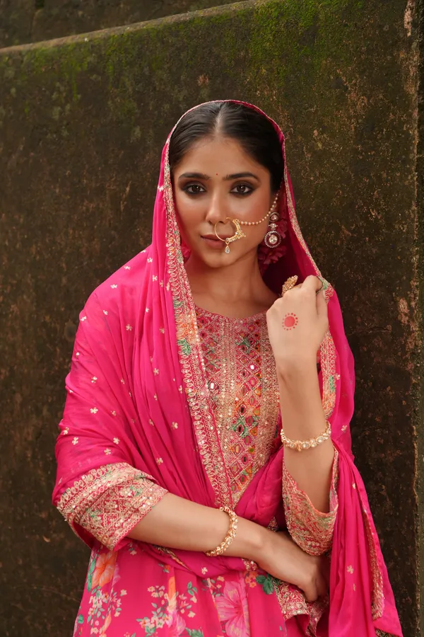 Aarohi_Pink_Premium_Chinon_Silk_Suit_Set_For_Women