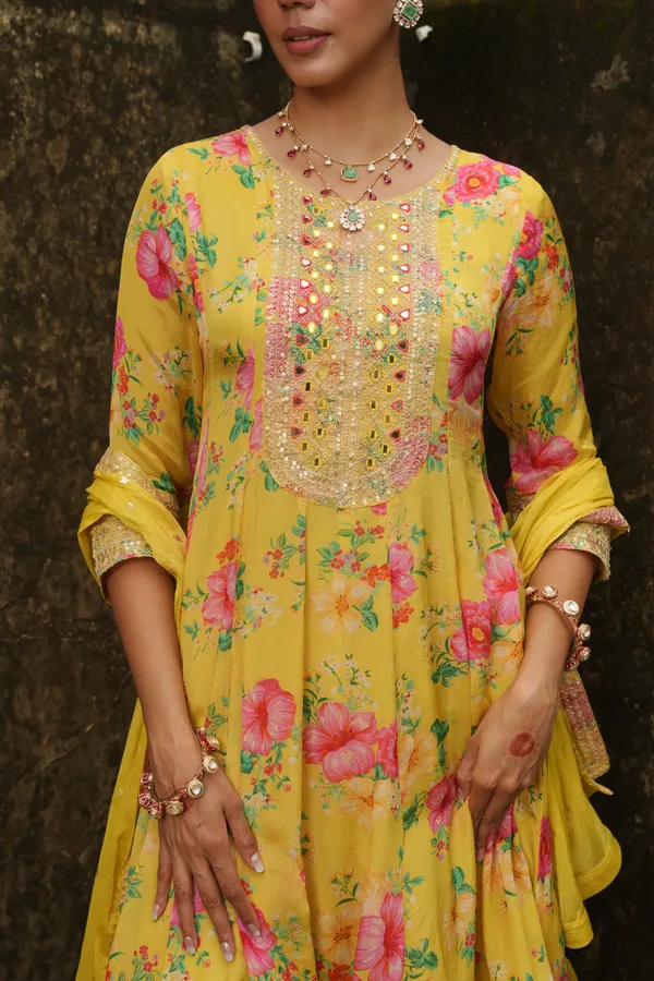 Aarohi_Yellow_Premium_Chinon_Silk_Suit_Set_For_Women