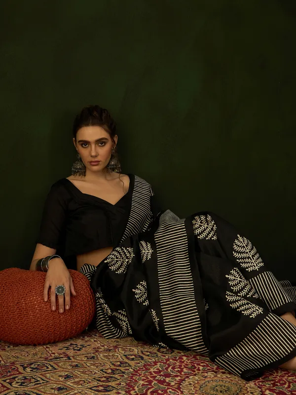 Manika_Black_Premium_Bhagalpuri_Silk_Saree_For_Women